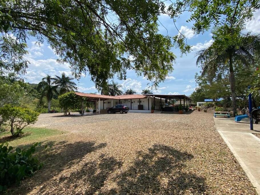 Finca Campestre Con Hermosa Vista Anapoima Eksteriør billede