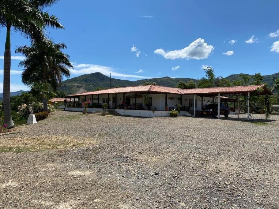 Finca Campestre Con Hermosa Vista Anapoima Eksteriør billede